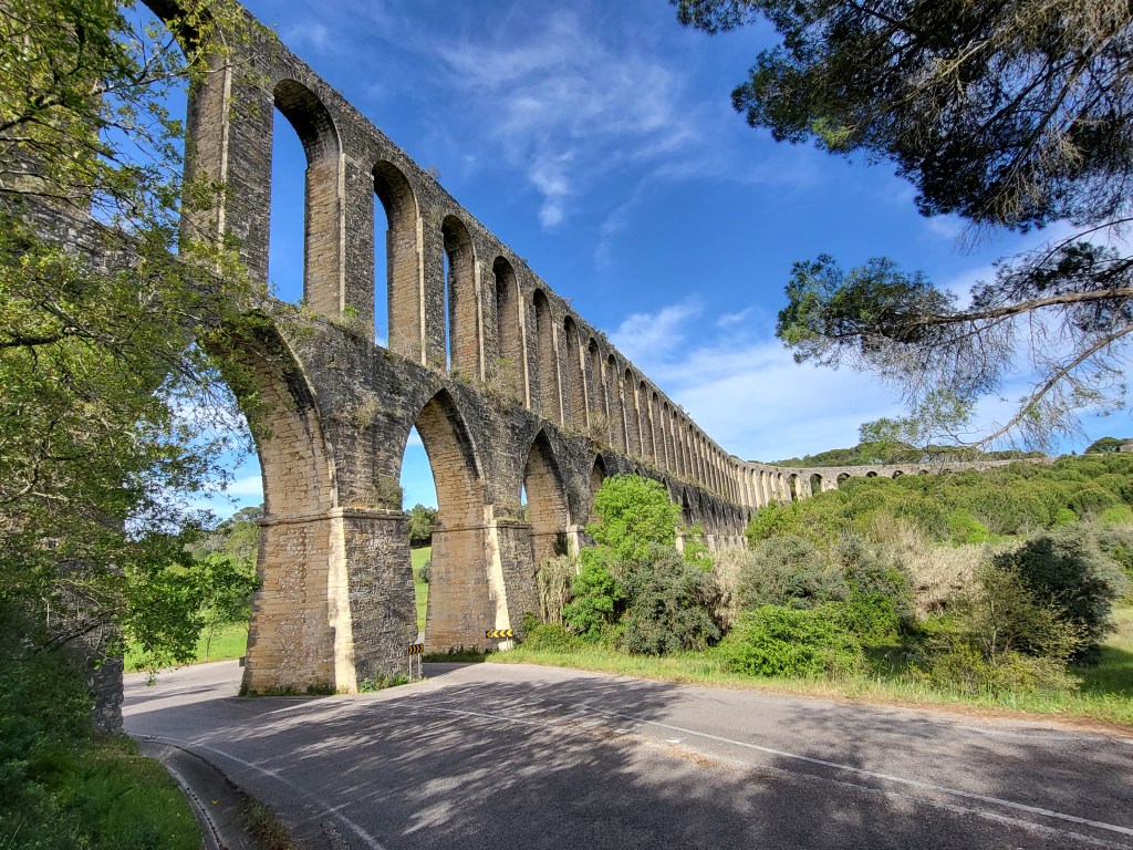 The aqueduct coming from the hills into Tomar.