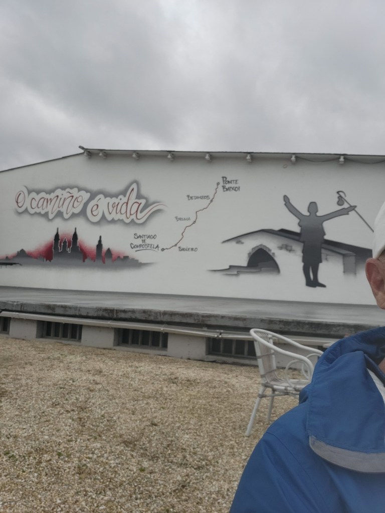 Picture of a mural on the Camino de Santiago near Miño.