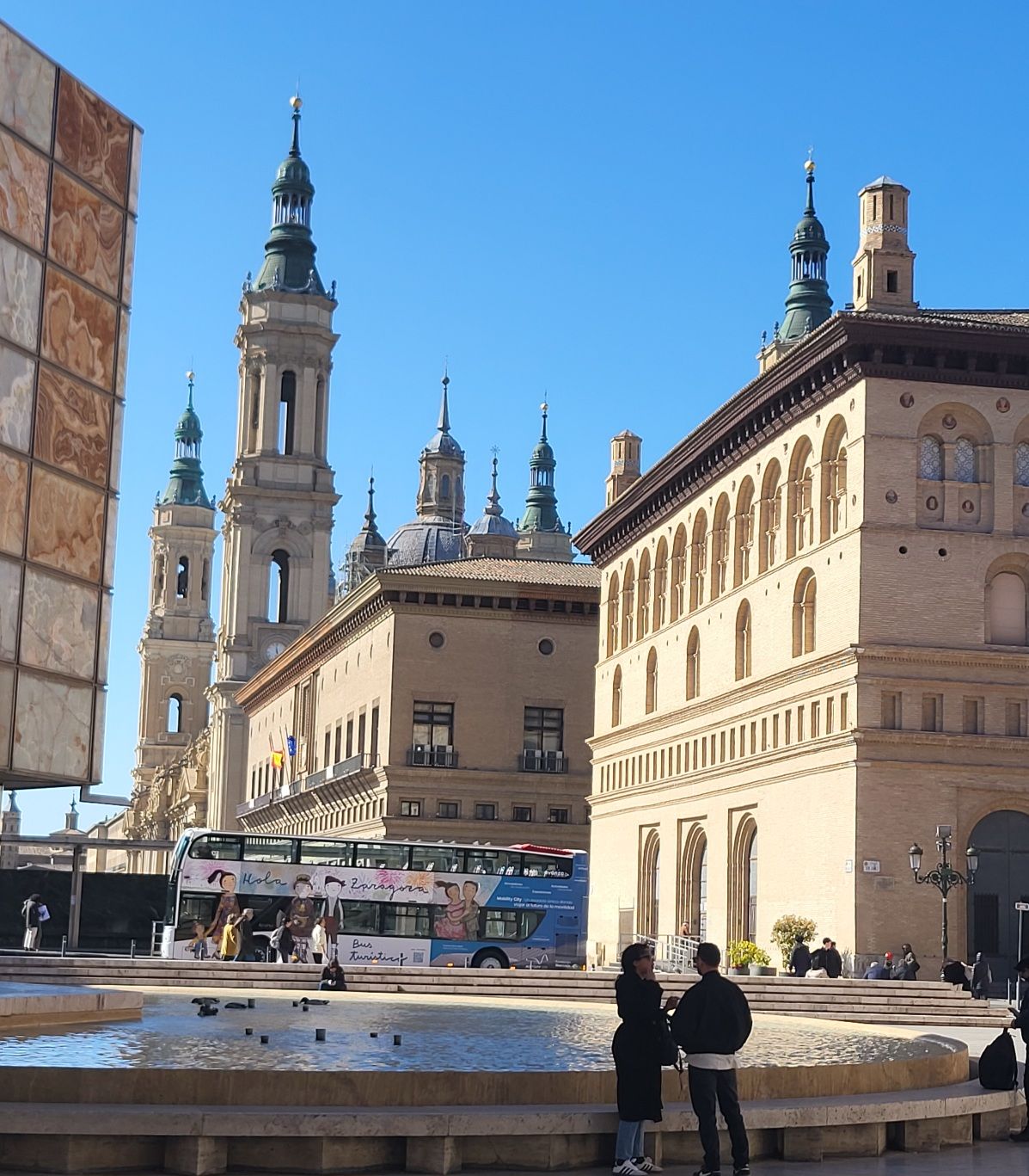 A view of the Basilica de Nuestra Señora del Pilar.